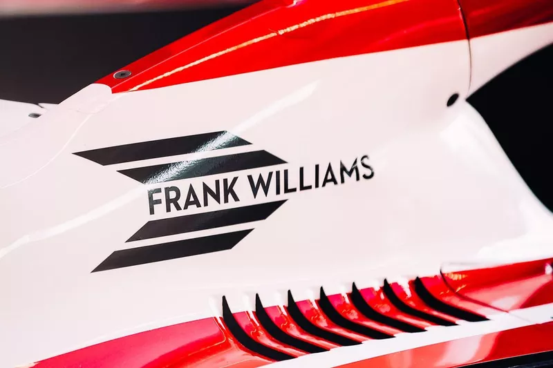 L'Alfa Romeo Racing C41 avec un hommage à Frank Williams