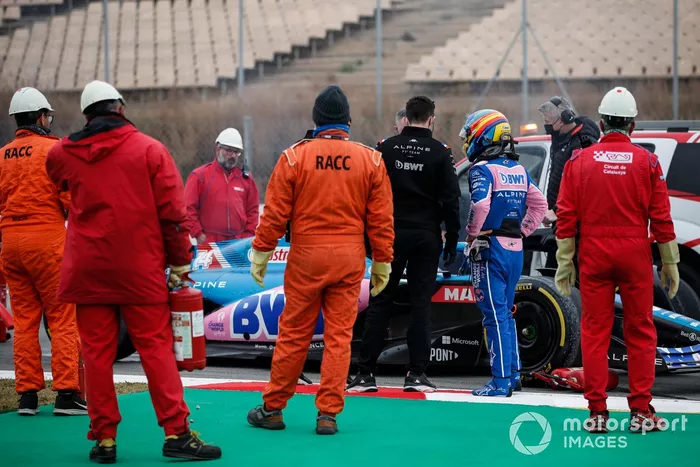 Fernando Alonso, Alpine A522, problemas de motor