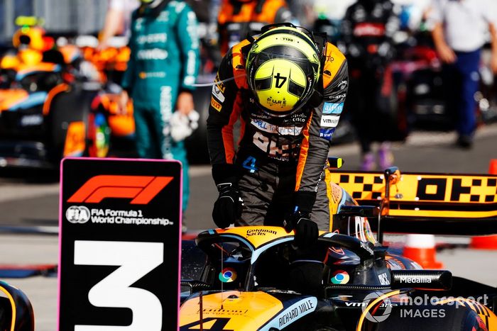 Lando Norris, McLaren, llega a Parc Ferme tras la clasificación