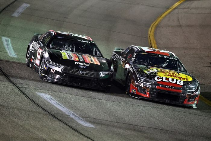Ryan Blaney, Team Penske Ford, Austin Dillon, Richard Childress Racing Chevrolet