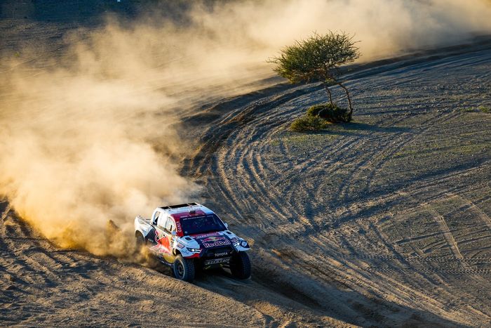 #200 Toyota Gazoo Racing Toyota: Nasser Al-Attiyah, Mathieu Baumel