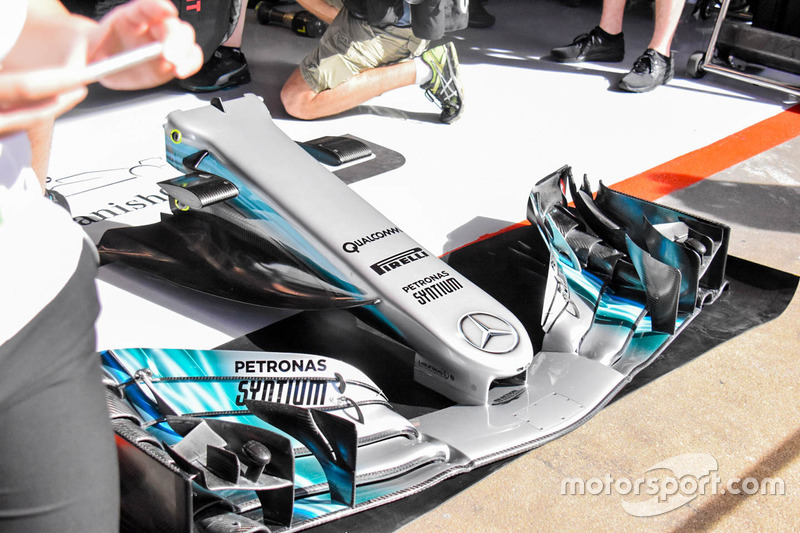 Переднее крыло Mercedes AMG F1 W08