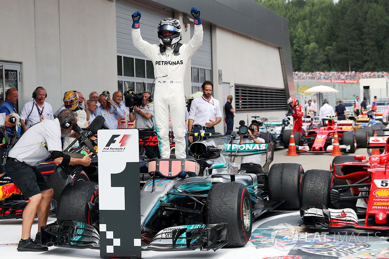 Race winner Valtteri Bottas, Mercedes AMG F1 celebrates in parc ferme