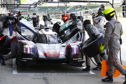 #2 Porsche Team Porsche 919 Hybrid: Timo Bernhard, Earl Bamber, Brendon Hartley