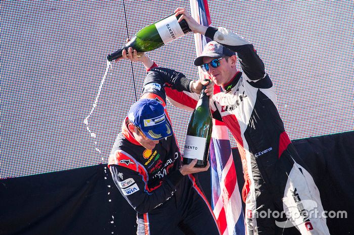 Thierry Neuville, Hyundai Motorsport, y Elfyn Evans, M-Sport