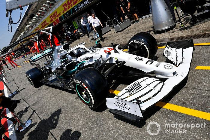 Mercedes AMG F1 W10 con decoración especial por los 125 años en motorsport