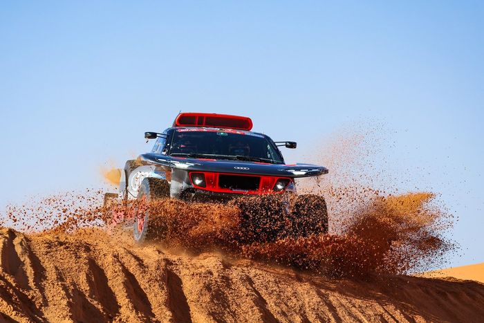 #207 Team Audi Sport Audi: Carlos Sainz Sr, Lucas Cruz