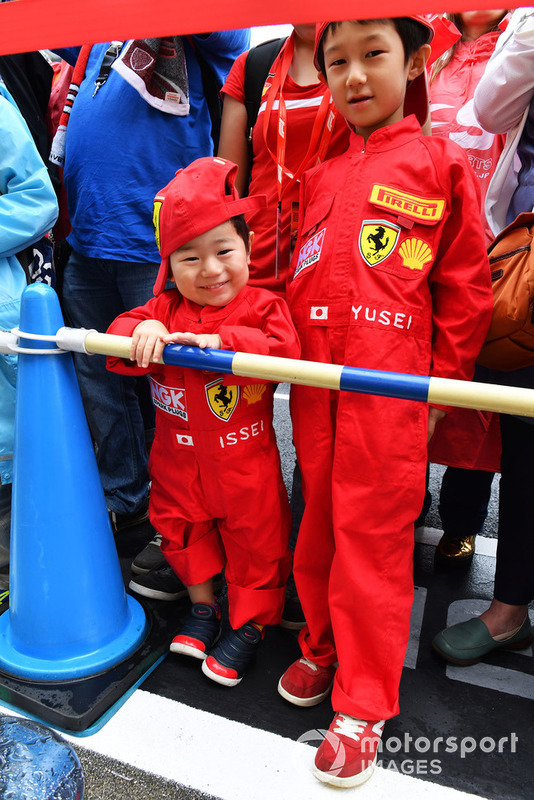 Genç bir Ferrari taraftarı