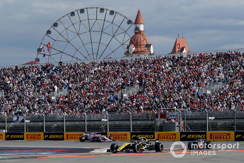 Carlos Sainz Jr., Renault Sport F1 Team R.S. 18, Kevin Magnussen, Haas F1 Team VF-18 and Esteban Ocon, Racing Point Force India VJM11