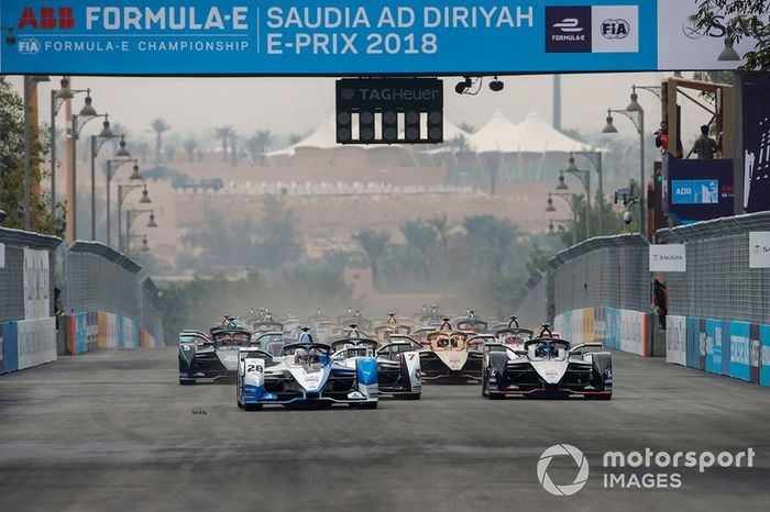 Arrancada Antonio Felix da Costa, BMW I Andretti Motorsports, BMW iFE.18 Jose Maria Lopez, GEOX Dragon Racing, Penske EV-3, Sébastien Buemi, Nissan e.Dams, Nissan IMO1