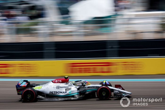 Lewis Hamilton, Mercedes W13