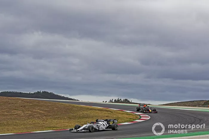 Daniil Kvyat, AlphaTauri AT01, Max Verstappen, Red Bull Racing RB16