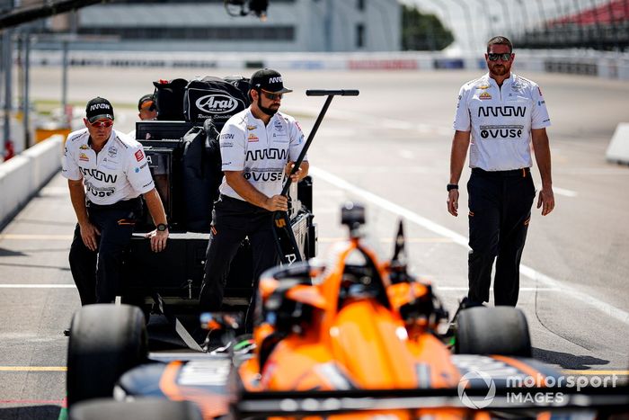 Miembros del equipo de Patricio O'Ward, Arrow McLaren SP Chevrolet