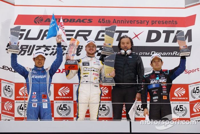 Podio de la carrera 1 de la Dream Race