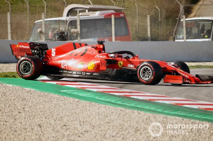 Sebastian Vettel, Ferrari SF1000 hace un trompo