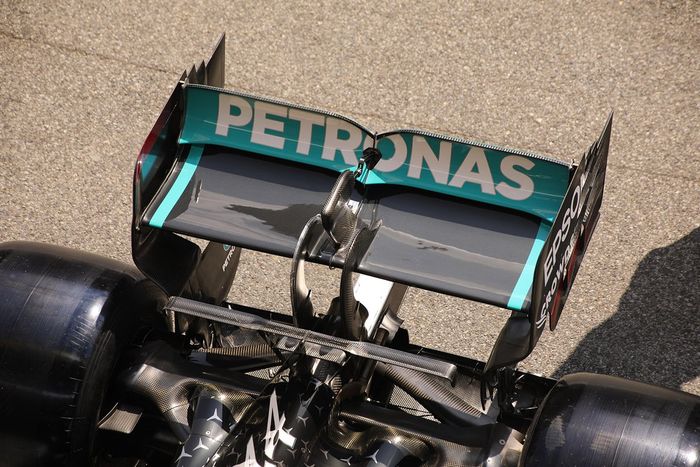 Detalle del alerón trasero del Mercedes F1 W11 