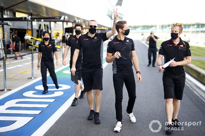 Romain Grosjean, Haas F1 y otros integrantes del equipo