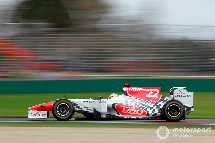 F1の奇妙なスポンサー3：資金難のHRTが苦し紛れに掲示した“広告募集”ロゴ