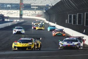#3 Corvette Racing by Pratt Miller Motorsports Corvette Z06 GT3.R: Antonio García, Alexander Sims