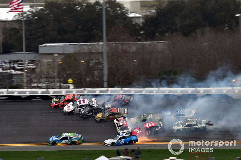Big One: Massencrash beim Clash in Daytona