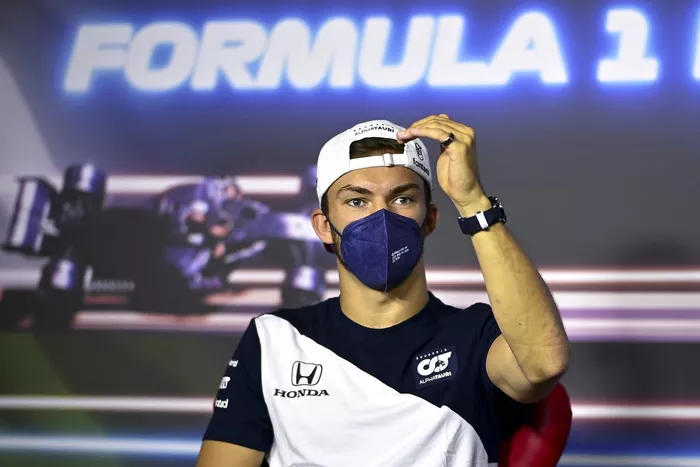Pierre Gasly, AlphaTauri en la conferencia de prensa