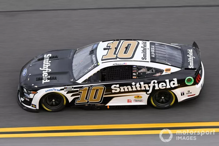 38. Aric Almirola, Stewart-Haas Racing, Ford Mustang