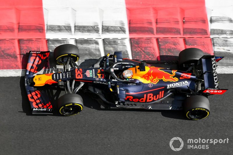 Max Verstappen, Red Bull Racing RB16B 