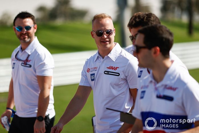 Nikita Mazepin, Haas F1, recorre la pista