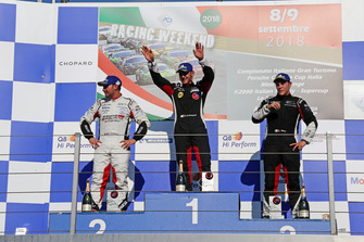 Podio Gara 1: il secondo classificato Simone Iaquinta, Ombra Racing, il vincitore della gara Gianmarco Quaresmini, Dinamic Motorsport, il terzo classificato Luca Segu, Ghinzani Arco Motorsport
