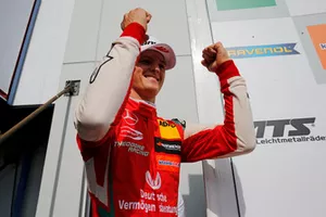 Podio: ganador de la carrera Mick Schumacher, PREMA Theodore Racing Dallara F317 - Mercedes-Benz