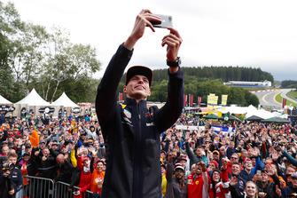 Max Verstappen, Red Bull Racing, met het publiek