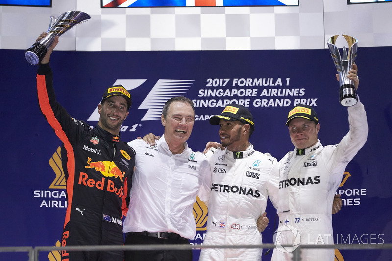 Singapur GP - Kazanan Lewis Hamilton, 2. Daniel Ricciardo, 3. Valtteri Bottas