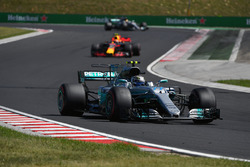 https://cdn-3.motorsport.com/images/mgl/YN3QzyJ6/s9/f1-hungarian-gp-2017-valtteri-bottas-mercedes-benz-f1-w08-hybrid.jpg