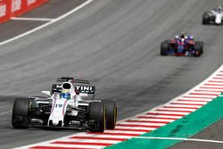 Felipe Massa, Williams FW40, Carlos Sainz Jr., Scuderia Scuderia Toro Rosso STR12
