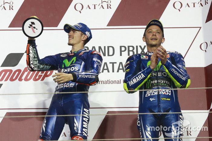 Podium: ganador, Maverick Viñales, Yamaha Factory Racing; tercero, Valentino Rossi, Yamaha Factory Racing
