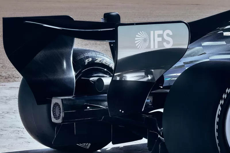 زي كاديلاك F1