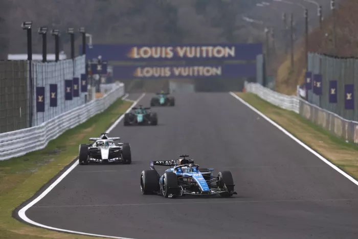 Alexander Albon, Williams, Sergio Pérez, Cadillac Racing