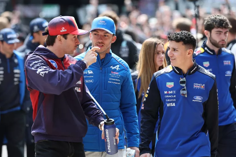 Charles Leclerc, Ferrari, Pierre Gasly, Alpine, Isack Hadjar, Red Bull Racing