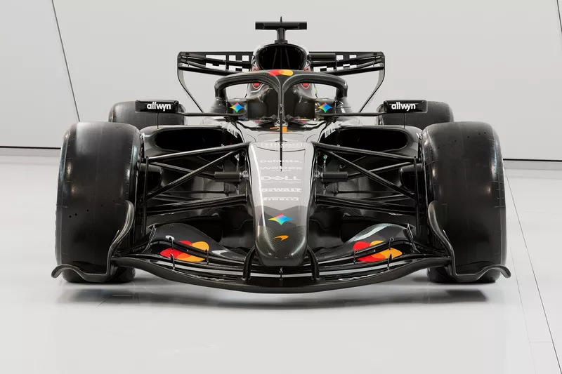 McLaren MCL40 Livrée pour les essais à Barcelone
