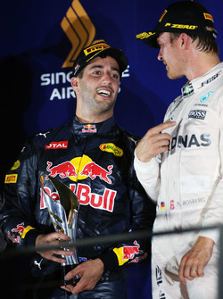 Podium: Sieger Nico Rosberg, Mercedes AMG F1; 2. Daniel Ricciardo, Red Bull Racing
