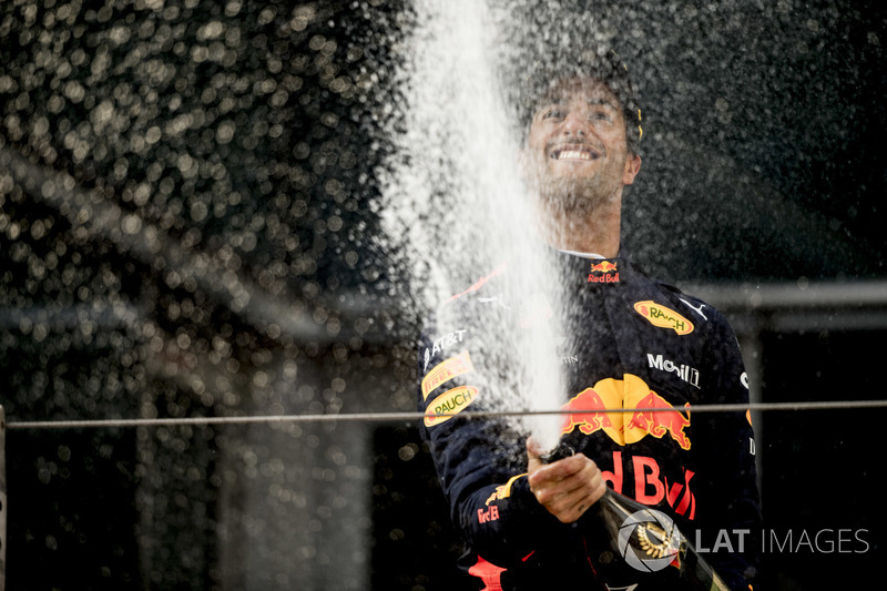 Ganador de la carrera Daniel Ricciardo, Red Bull Racing