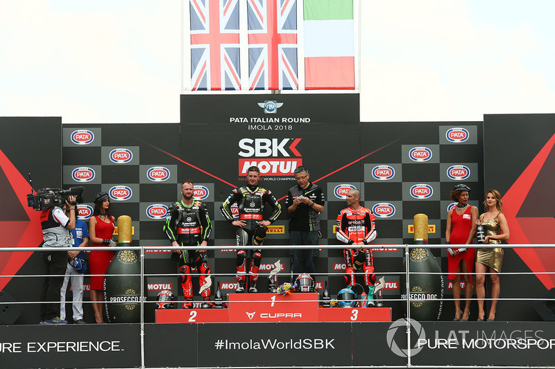 Podio: il vincitore della gara Jonathan Rea, Kawasaki Racing, il secondo classificato Tom Sykes, Kawasaki Racing, il terzo classificato Marco Melandri, Aruba.it Racing-Ducati SBK Team