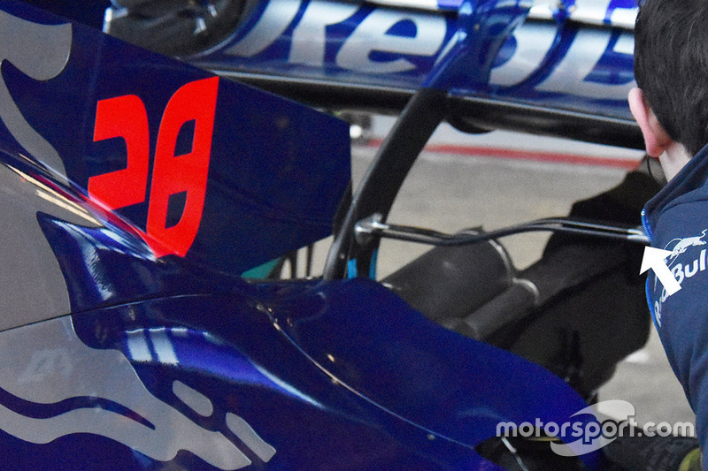 Scuderia Toro Rosso STR13 detalle alerón trasero