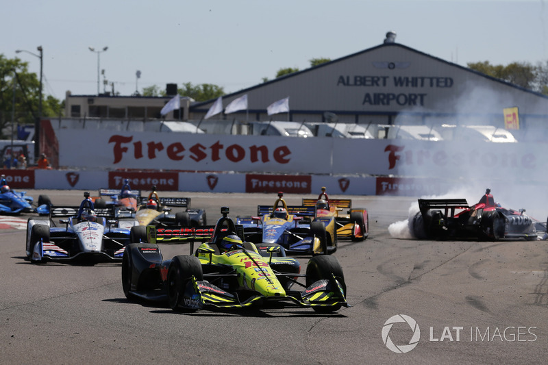 Sébastien Bourdais, Dale Coyne Racing with Vasser-Sullivan Honda takes the lead after Robert Wickens