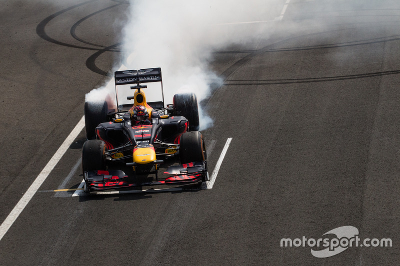 Max Verstappen met RB8 tijdens Jumbo Racedagen