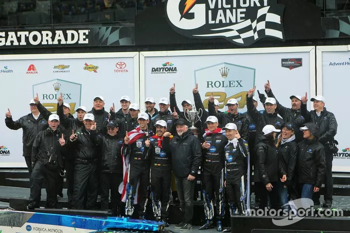 Ganadores #10 Konica Minolta Cadillac DPi-V.R.: Renger Van Der Zande, Jordan Taylor, Fernando Alonso, Kamui Kobayashi