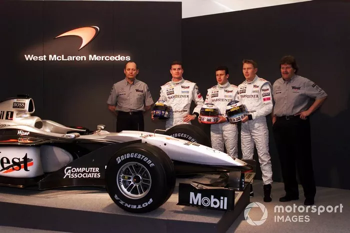 Ron Dennis, David Coulthard, Olivier Panis, Mika Häkkinen et Norbert Haug