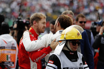 Sebastian Vettel, Ferrari ve 2018 F1 Dünya Şampiyonu Lewis Hamilton, Mercedes AMG F1