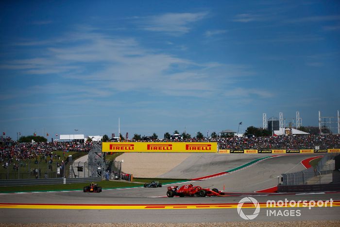 Hamilton cree que la diferencia con Verstappen es demasiada