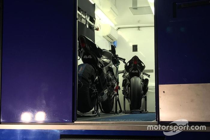 La Yamaha R1M que condujo Lewis Hamilton en Jerez: